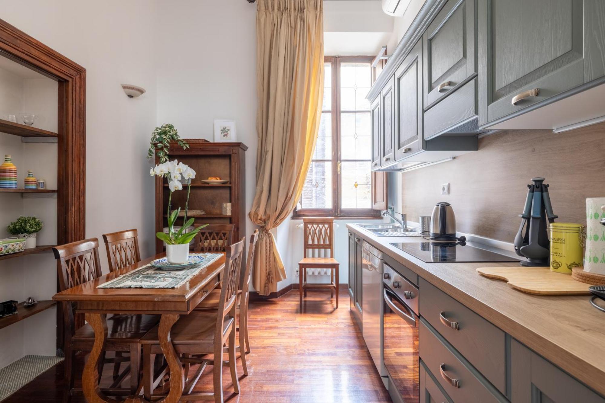 Luxury Apartment In The Heart Of Rome - Near Metro A And B Bagian luar foto