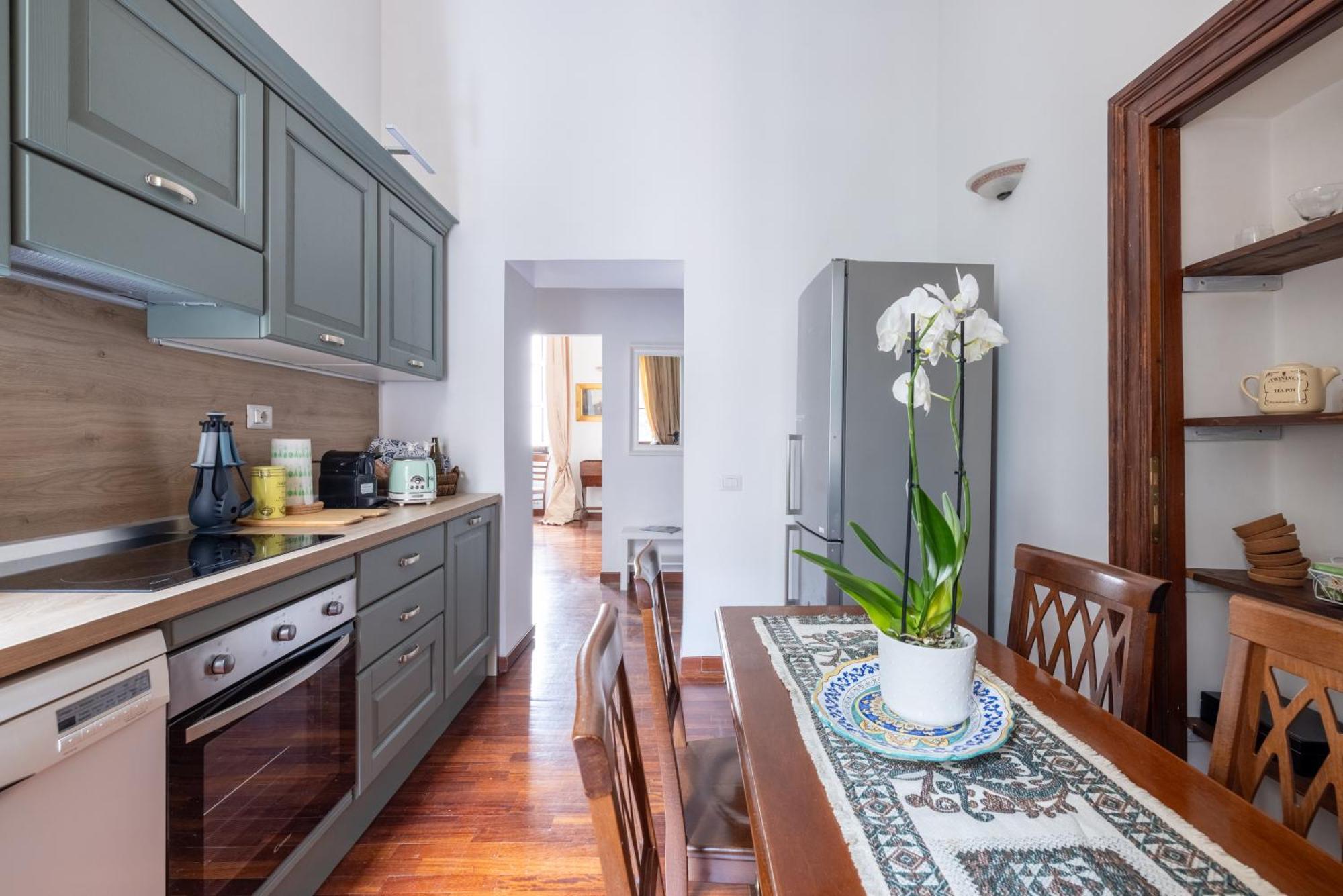 Luxury Apartment In The Heart Of Rome - Near Metro A And B Bagian luar foto
