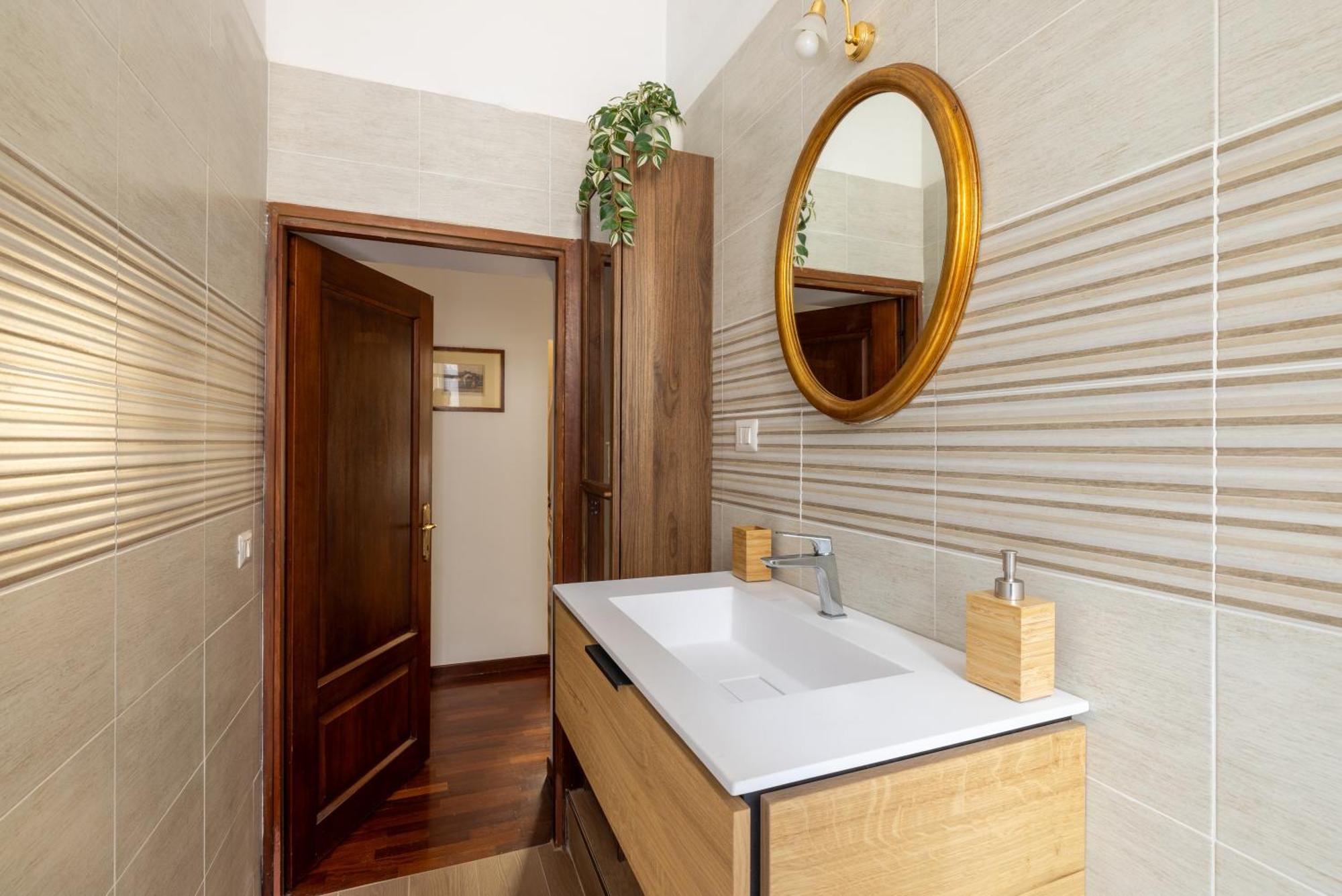 Luxury Apartment In The Heart Of Rome - Near Metro A And B Bagian luar foto
